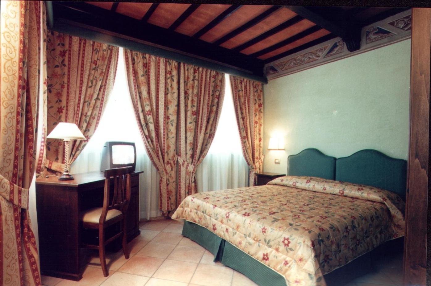 Villa Le Camelie Siena Buitenkant foto