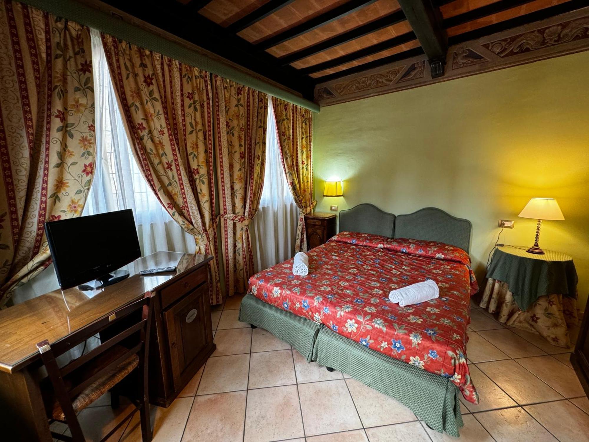 Villa Le Camelie Siena Buitenkant foto